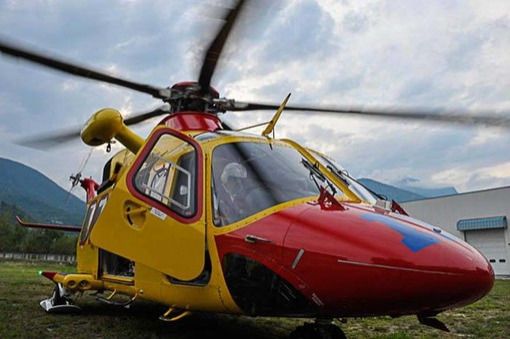 Biandronno: cade dalla moto sulla Provinciale del lago, grave motociclista di 25 anni