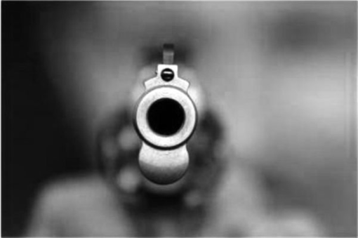 Sangue a San Giorgio su Legnano: spara alla compagna e si uccide