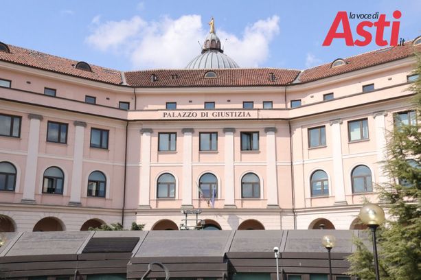 Continua in tribunale ad Asti il processo usura. I testimoni della difesa contro la parte lesa: “Una famiglia piena di debiti, che spacciava droga”