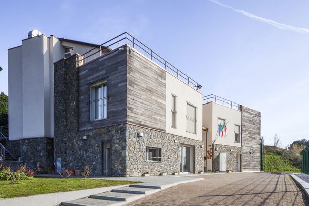 Pra', detenuto sfonda un cancello e scappa dalla Rems, è caccia all'uomo