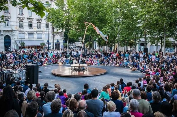 Antibes, quattro giorni all’insegna delle arti di strada Antibes, quattro giorni all’insegna delle arti di strada