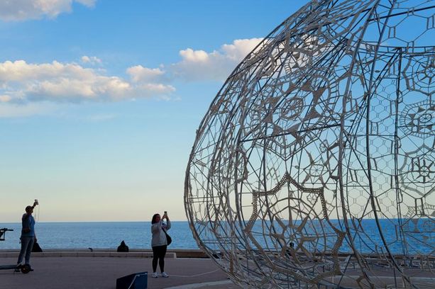 L’arte prende il largo: la Biennale di Nizza invade la città