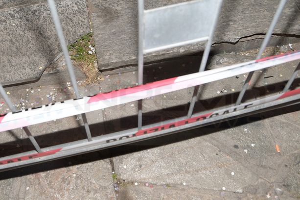 Sanremo: danni alla pavimentazione del solettone di piazza Colombo dopo il Festival, zona transennata (Foto) Sanremo: danni alla pavimentazione del solettone di piazza Colombo dopo il Festival, zona transennata (Foto)