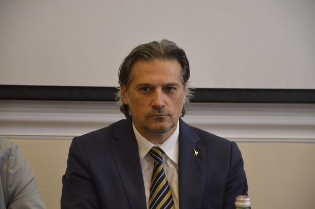 Pulizia dei fiumi, da Mai (Lega) una proposta di legge: “Consentiamo ai sindaci di agire in autonomia senza esborsi” Pulizia dei fiumi, da Mai (Lega) una proposta di legge: “Consentiamo ai sindaci di agire in autonomia senza esborsi”