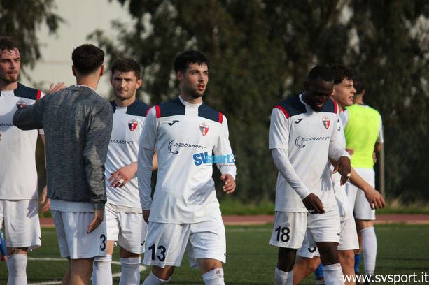 Calcio, Serie D. Il Vado vuol blindare i playoff, le speranze della Cairese passano da Varese Calcio, Serie D. Il Vado vuol blindare i playoff, le speranze della Cairese passano da Varese