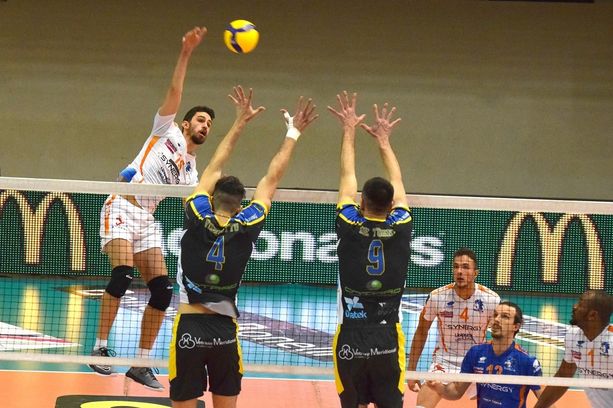 Volley A2/M: Il Vbc Synergy Mondovì sconfitto in casa dal Bcc Castellana Grotte per 0-3 Volley A2/M: Il Vbc Synergy Mondovì sconfitto in casa dal Bcc Castellana Grotte per 0-3