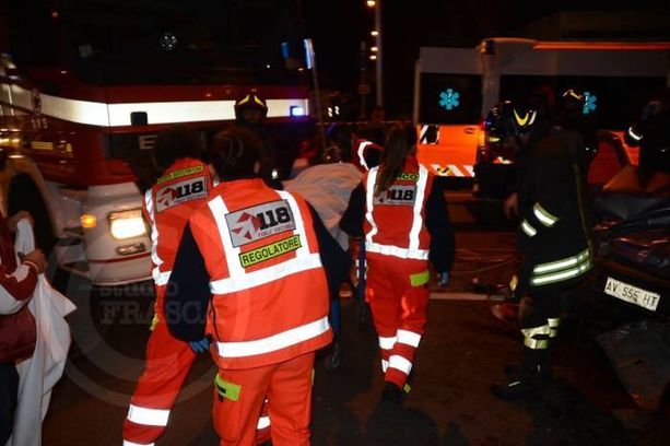 Malore alla guida, si schianta con l'auto contro un camion a Savigliano: muore una donna di 58 anni