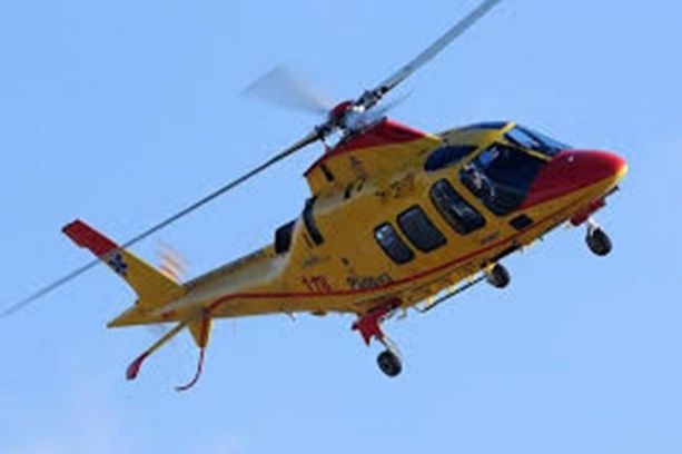 Auto finisce contro un tir e viene trascinata per diversi metri: grave incidente sulla A4 a Volpiano
