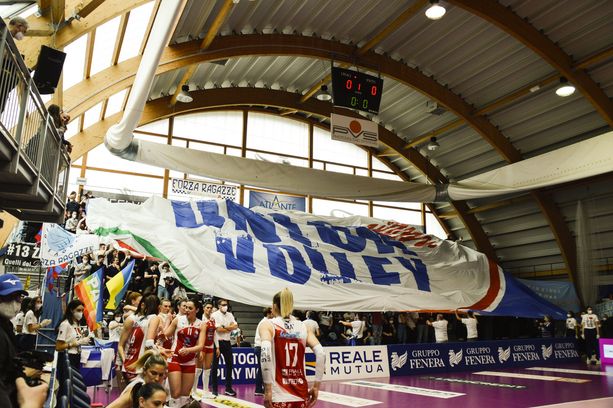 Volley A2/F: “Troppa pressione e qualche errore di troppo” [FOTOGALLERY]