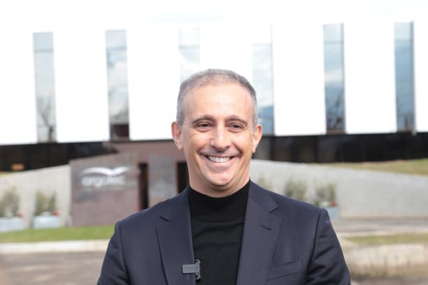 Meloni in visita ad Argotec regala il Tricolore: "Ha voluto capire nostra capacità sui microsatelliti" Meloni in visita ad Argotec regala il Tricolore: "Ha voluto capire nostra capacità sui microsatelliti"