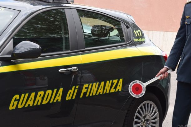 Superbonus 110%, scatta la truffa. Ma la Guardia di Finanza di Varese scopre tutto Superbonus 110%, scatta la truffa. Ma la Guardia di Finanza di Varese scopre tutto