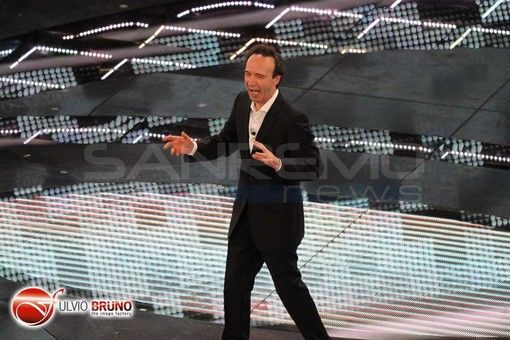 Benigni spegne 70 candeline, un fuoriclasse che continua ad emozionare il mondo Benigni spegne 70 candeline, un fuoriclasse che continua ad emozionare il mondo