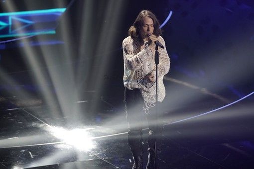 Esce ‘Tutto tranne questo’, la nuova canzone di Irama è in rotazione radiofonica Esce ‘Tutto tranne questo’, la nuova canzone di Irama è in rotazione radiofonica