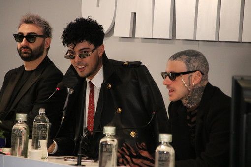 I The Kolors sono pronti a tornare sui palchi italiani sulla scia di ‘Tu con chi fai l’amore’ I The Kolors sono pronti a tornare sui palchi italiani sulla scia di ‘Tu con chi fai l’amore’