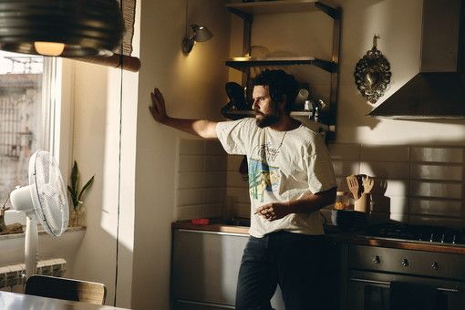 Nuova musica per Tommaso Paradiso col singolo ‘Lasciamene un po’’ Nuova musica per Tommaso Paradiso col singolo ‘Lasciamene un po’’