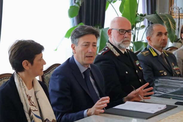 Il prefetto: "L'Astigiano sarà ancora più sicuro con la presenza di nuovi sistemi di videosorveglianza" Il prefetto: "L'Astigiano sarà ancora più sicuro con la presenza di nuovi sistemi di videosorveglianza"