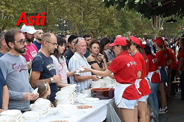 Festival delle Sagre: Nizza Monferrato, al suo ritorno in piazza, vince il Supertrofeo Giovanni Borello [TUTTI I PREMI E I NUMERI DELL'EDIZIONE 2024]