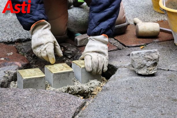 "Il consenso e l’inerzia sono complici di quella forma di apatia che sconfina nell'indifferenza da combattere". Asti ha celebrato la Giornata della memoria [FOTO E VIDEO]