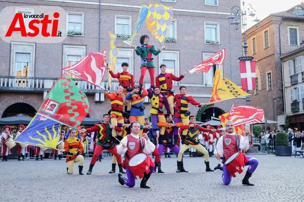 &quot;La storia sfila ad Asti&quot;: storia e fascino oggi con il Corteo straordinario del Palio di Asti per i 750 anni [FOTOGALLERY]