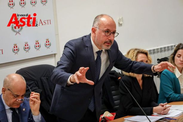 Rasero a tutto campo apre la seduta sul bilancio: "Stiamo perdendo di vista quelli che sono i concetti più importanti"