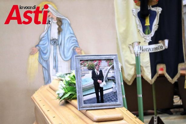 Questa mattina Asti porgerà l'ultimo omaggio a Mariangela Cotto [GALLERIA FOTOGRAFICA]