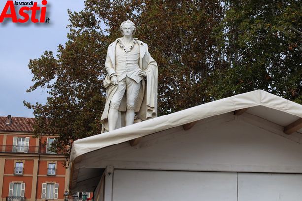 La ruota panoramica del Magico Paese di Natale sorgerà all'interno di piazza Alfieri [FOTO]