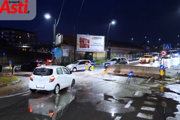 "I lavori sul cavalcavia Giolitti sembrano andare a rilento: entro quando verranno conclusi?" "I lavori sul cavalcavia Giolitti sembrano andare a rilento: entro quando verranno conclusi?"