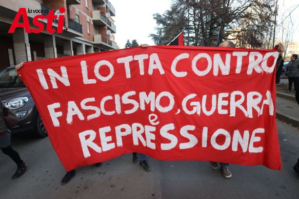 Asti: in 300 in marcia per ribadire un fermo no ad ogni forma di fascismo [VIDEO]