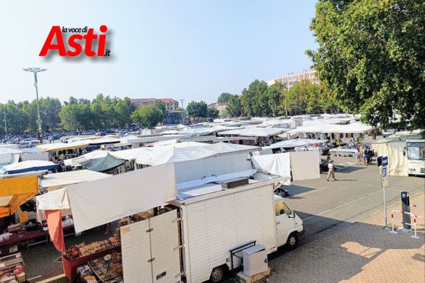 Da domani mercato unificato in piazza del Palio per lasciare piazza Alfieri al Magico Paese di Natale