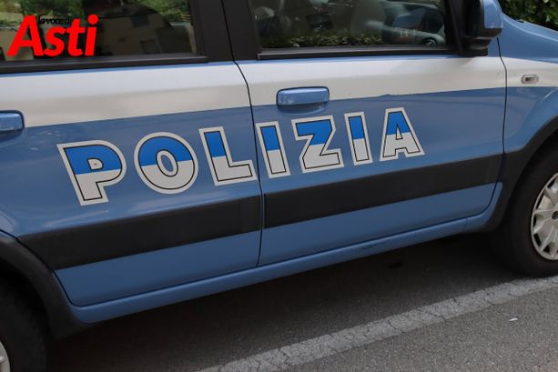 Rubano all’interno di un supermercato, uno si denuda e tira uno schiaffo ad una dipendente: arrestati dalla polizia Rubano all’interno di un supermercato, uno si denuda e tira uno schiaffo ad una dipendente: arrestati dalla polizia