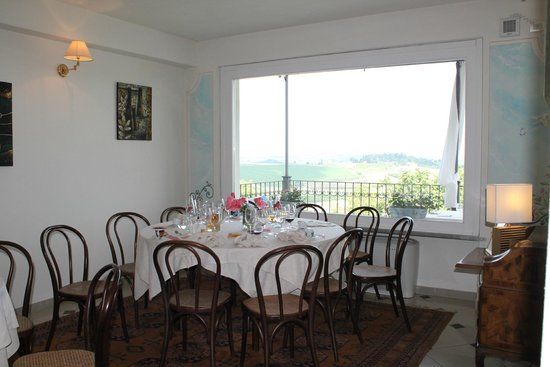 Fase 2, attesa per le decisioni sulle riaperture. In Piemonte per bar e ristoranti l'ok dovrebbe slittare al 25 maggio