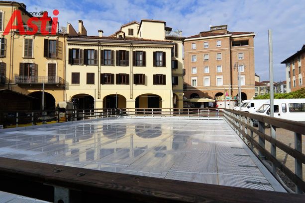 Torna la pista di ghiaccio in piazza Statuto dal 4 novembre al 29 gennaio Torna la pista di ghiaccio in piazza Statuto dal 4 novembre al 29 gennaio