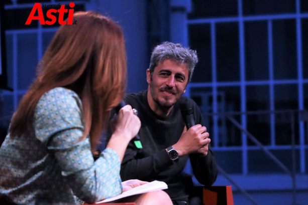 PIF incanta il pubblico di Passepartout: tutto esaurito per l'incontro sulla &quot;Metamorfosi dei boss&quot; [GALELRIA FOTOGRAFICA]