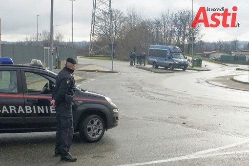 Attuato un controllo straordinario interforze al campo nomadi di via Guerra Attuato un controllo straordinario interforze al campo nomadi di via Guerra
