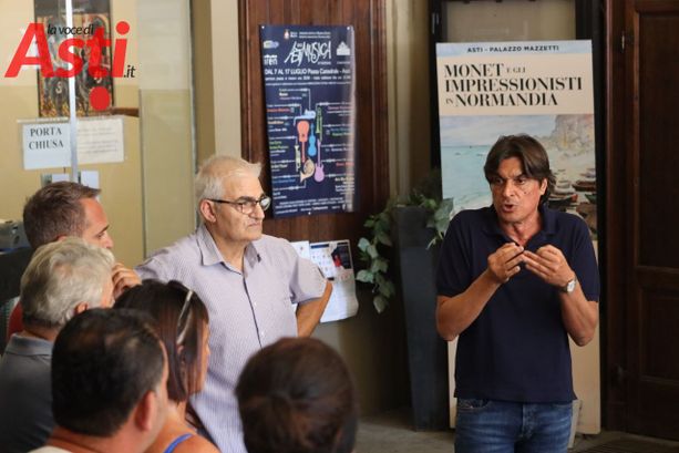 Mercato di piazza Alfieri: dopo le proteste degli ambulanti, l'interrogazione dei consiglieri comunali