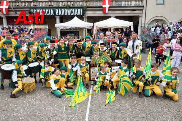 San Lazzaro "cannibale": sua anche la Sbandierata del Santo [GALLERIA FOTGRAFICA]