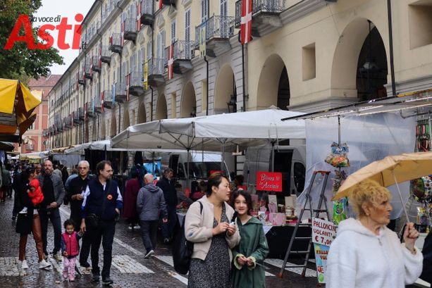 Asti si colora con la tradizionale Fiera d'Autunno Asti si colora con la tradizionale Fiera d'Autunno