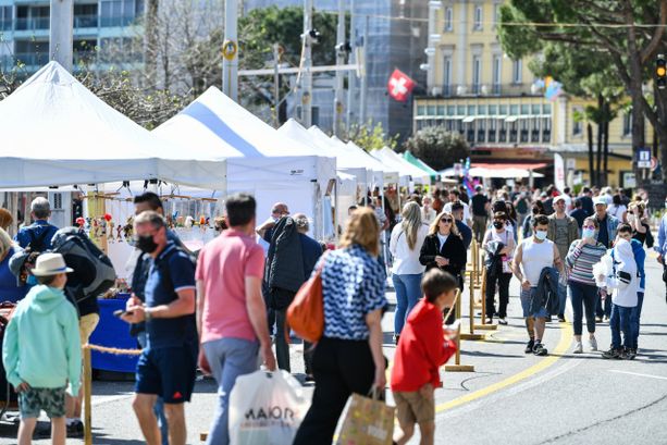 Mercatino di Primavera 2022 e chiusura al traffico del Lungolago Mercatino di Primavera 2022 e chiusura al traffico del Lungolago