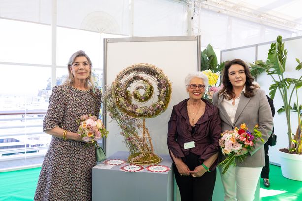 Fiori in movimento: a Monaco premiati i vincitori del 56° Concorso Internazionale di Bouquets Fiori in movimento: a Monaco premiati i vincitori del 56° Concorso Internazionale di Bouquets