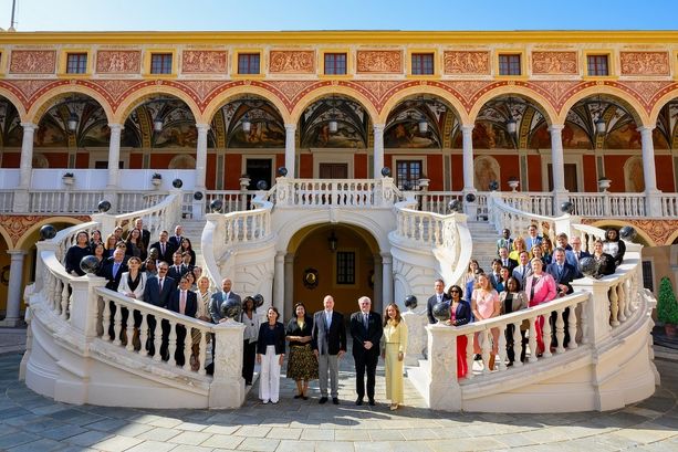 Ambasciatori e Rappresentanti di Stati membri AIEA a Monaco per il 25º anniversario dei nuovi locali dei Laboratori dell'ambiente marino Ambasciatori e Rappresentanti di Stati membri AIEA a Monaco per il 25º anniversario dei nuovi locali dei Laboratori dell'ambiente marino