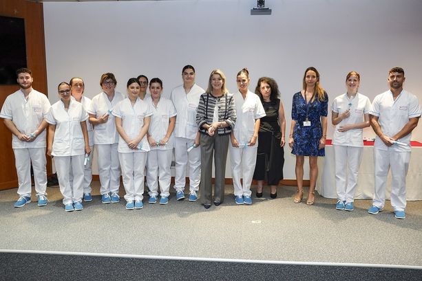 Alla presenza della Principessa Caroline consegnati i diplomi ad infermieri e assistenti del Principato