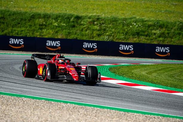 F1. Sprint Race in Austria, Verstappen davanti alle Ferrari: Leclerc è secondo, domani prima fila per il monegasco F1. Sprint Race in Austria, Verstappen davanti alle Ferrari: Leclerc è secondo, domani prima fila per il monegasco