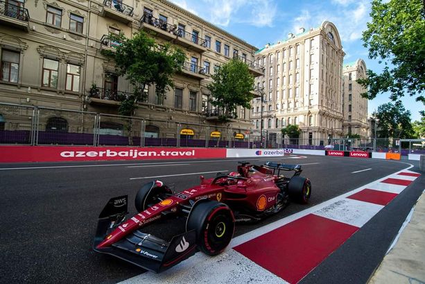 F1. Leclerc tradito dal motore Ferrari a Baku: lotta mondiale compromessa?