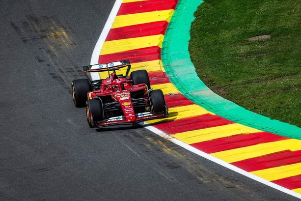 F1. In Belgio è doppietta Mercedes: vince uno splendido Russell. Leclerc generoso ma è solo quarto
