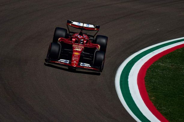 F1. Leclerc sale ancora sul podio: a Imola il monegasco è terzo, ma che bel duello Verstappen-Norris