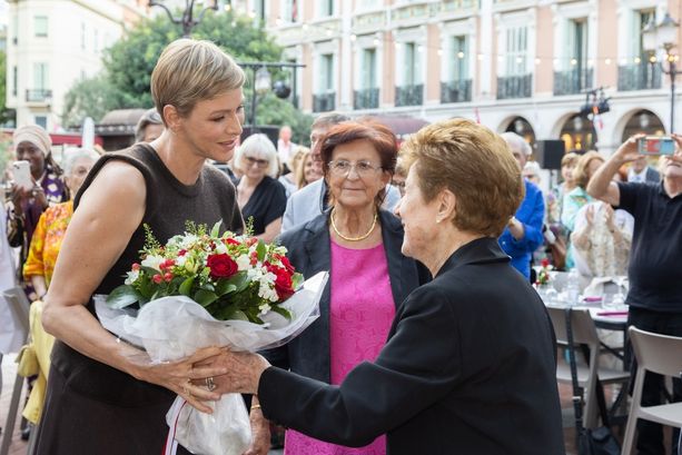 La Principessa Charlène alla serata danzante dell'Amicale des aînés