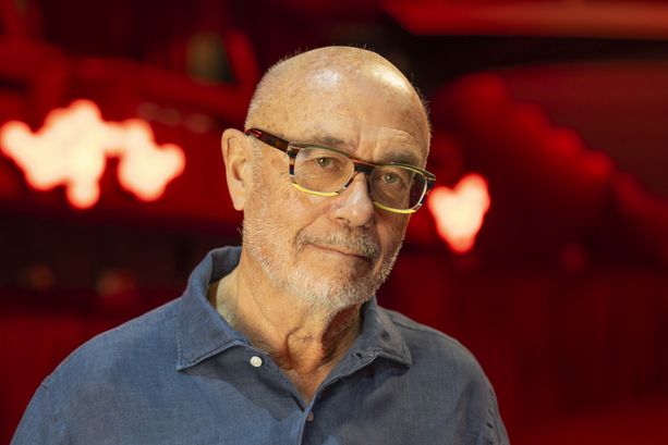 Festival di Sanremo a Torino? Walter Vacchino "Ci sono momenti di gioia e altri di contrasto, ma il successo è innegabile" (Video) Festival di Sanremo a Torino? Walter Vacchino "Ci sono momenti di gioia e altri di contrasto, ma il successo è innegabile" (Video)