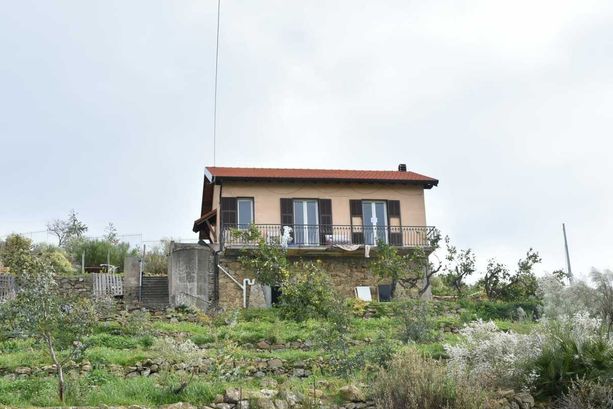 Bimba morta a Bordighera, oggi l’autopsia: l’esame decisivo per chiarire cause e tempi del decesso