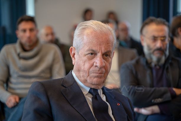 Imperia, Scajola nuovo presidente dell’Ato idrico: “Acqua in tutta la provincia a costi contenuti” (video) Imperia, Scajola nuovo presidente dell’Ato idrico: “Acqua in tutta la provincia a costi contenuti” (video)