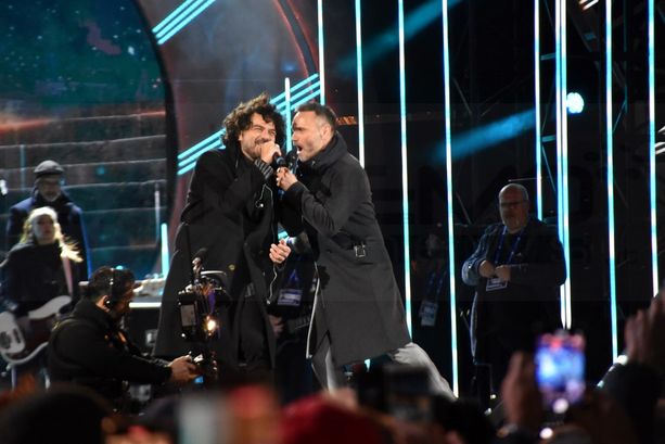 Sanremo: pienone già per il 'sound check' oggi pomeriggio al 'Suzuki stage' per Francesco Renga e Nek (Foto)